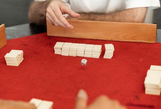 game dealer Debet